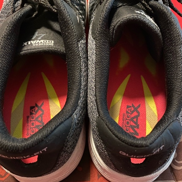 Skechers Women’s Go Walk 4 Black and Gray
Shoes size 10 - Picture 2 of 5